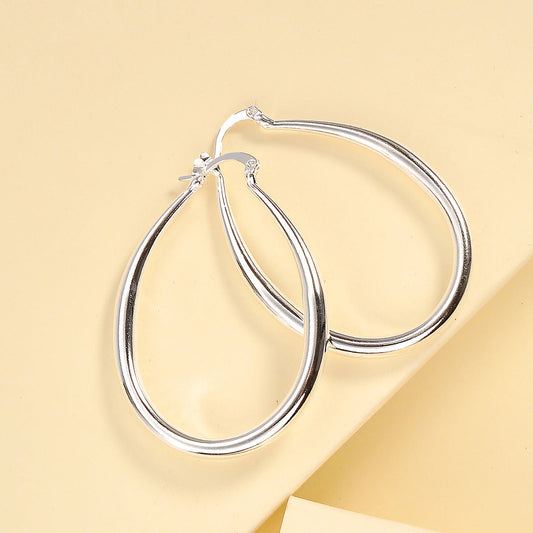 Classic Polished Hoop Earrings with Sleek Tapered Design