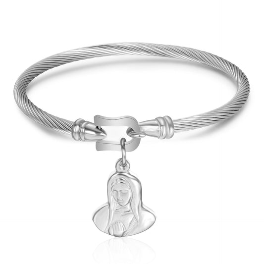 Cable-Style Charm Bracelet with Sculpted Pendant Detail