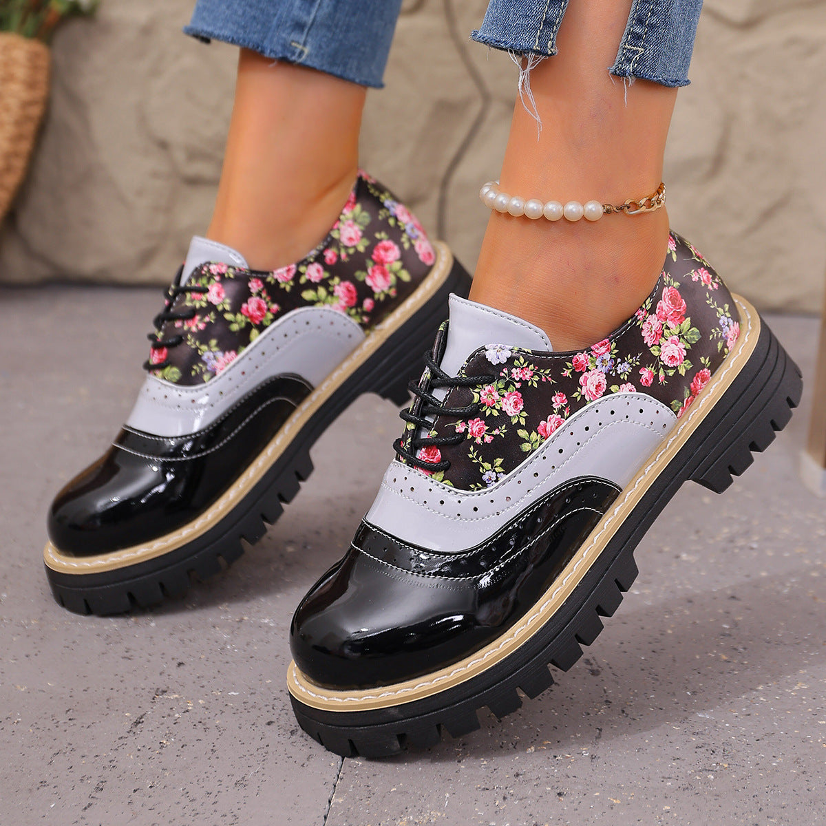 Chic Floral Elizabeth Ainsley Plus-Size Casual Shoes