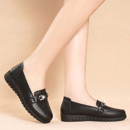 Elegant Comfort Elizabeth Ainsley Leather Flat Loafers