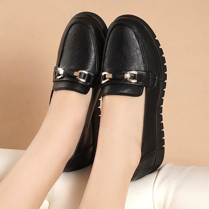 Elegant Comfort Elizabeth Ainsley Leather Flat Loafers