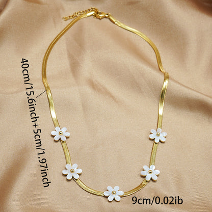 Floral Accent Necklace with Delicate Chain Design
