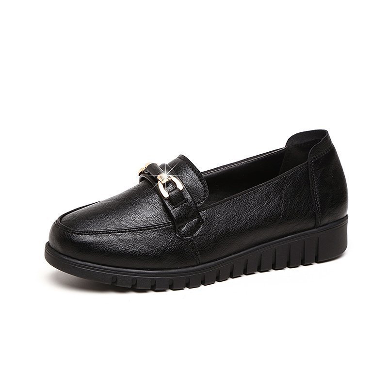 Elegant Comfort Elizabeth Ainsley Leather Flat Loafers