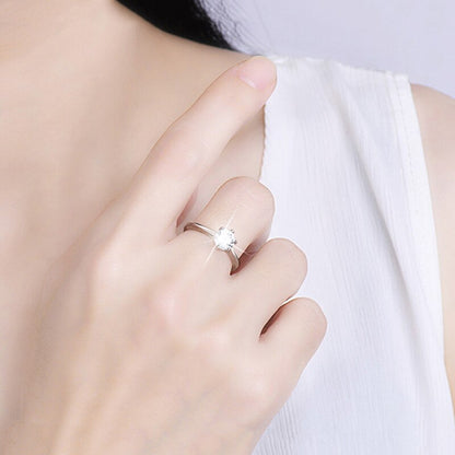 Classic Round Cut Solitaire Ring – Timeless Engagement Style