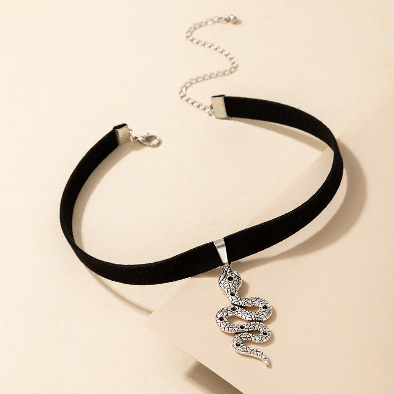 Gothic Snake Pendant Velvet Choker Necklace