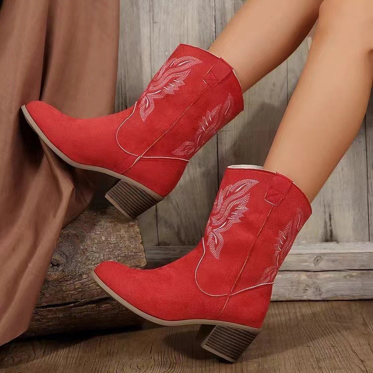 Elizabeth Ainsley Embroidered Western Boots - Chunky Heel