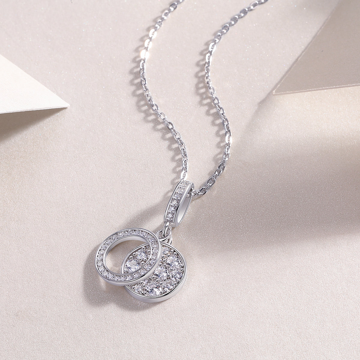 Round Cluster Crystal Pendant Necklace