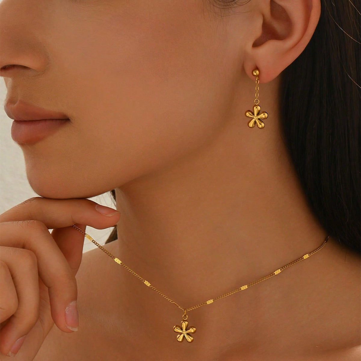 Floral Pendant Necklace & Matching Drop Earrings