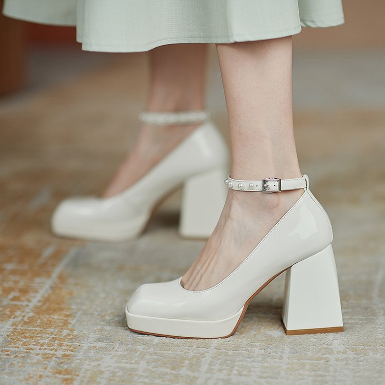 Chic Block Heel Pumps Elizabeth Ainsley High Heels