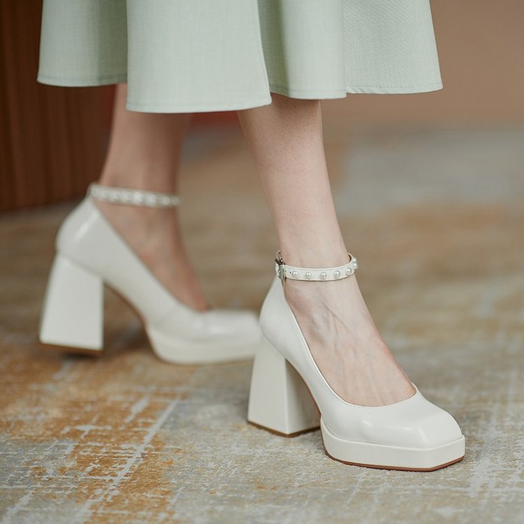 Chic Block Heel Pumps Elizabeth Ainsley High Heels