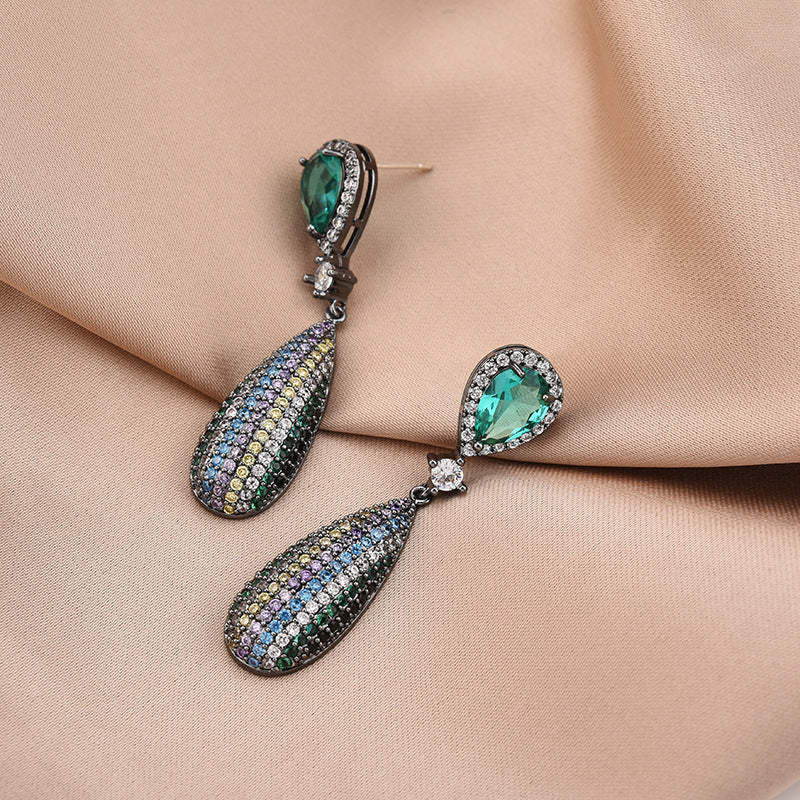 Vintage-Inspired Glamour Earrings