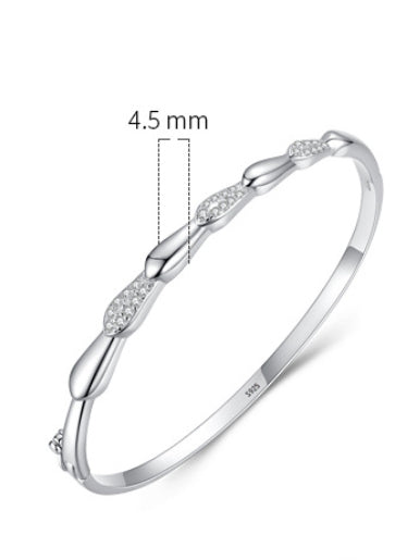 Delicate Link Bracelet with Subtle Textured Detail