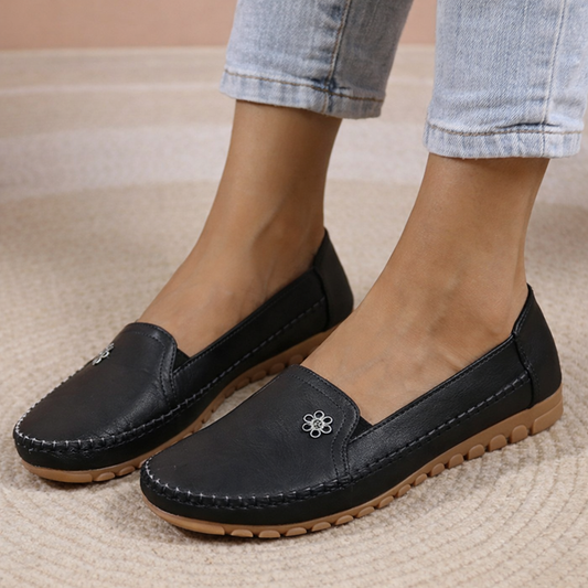Elizabeth Ainsley Plus Size Loafers - Soft Flat Design