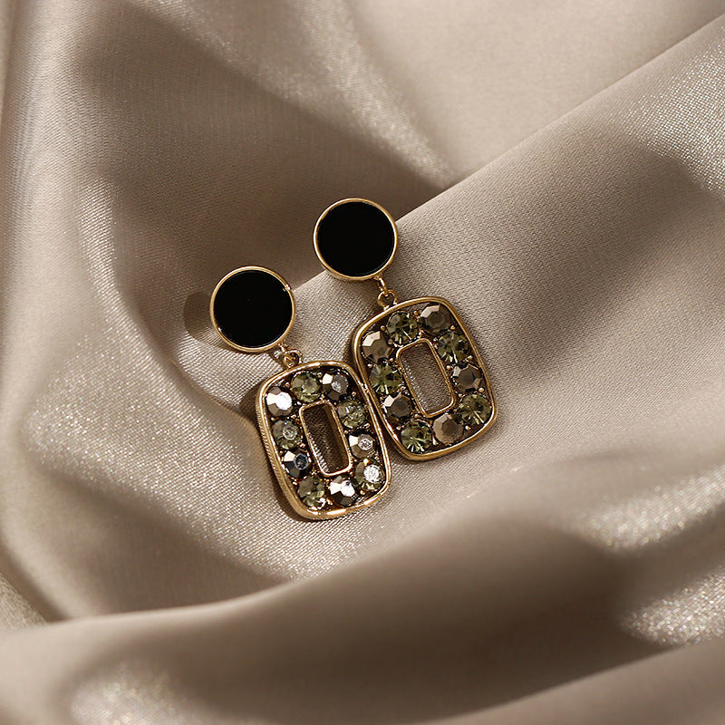 Lack Crystal Geometric Drop Earrings