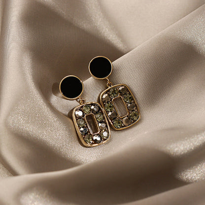 Lack Crystal Geometric Drop Earrings