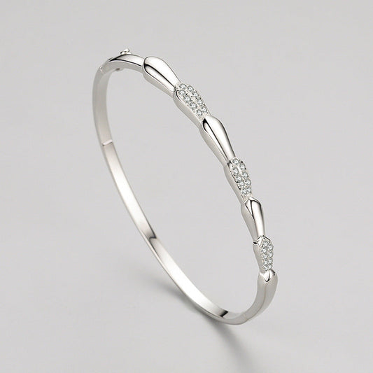 Delicate Link Bracelet with Subtle Textured Detail