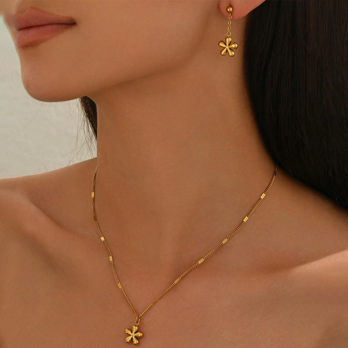 Floral Pendant Necklace & Matching Drop Earrings