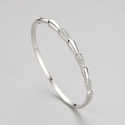 Delicate Link Bracelet with Subtle Textured Detail