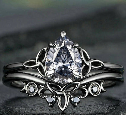 Royal Teardrop Blue Crystal Vintage Ring