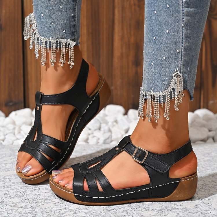 Chic Comfort Elizabeth Ainsley Everyday Sandals