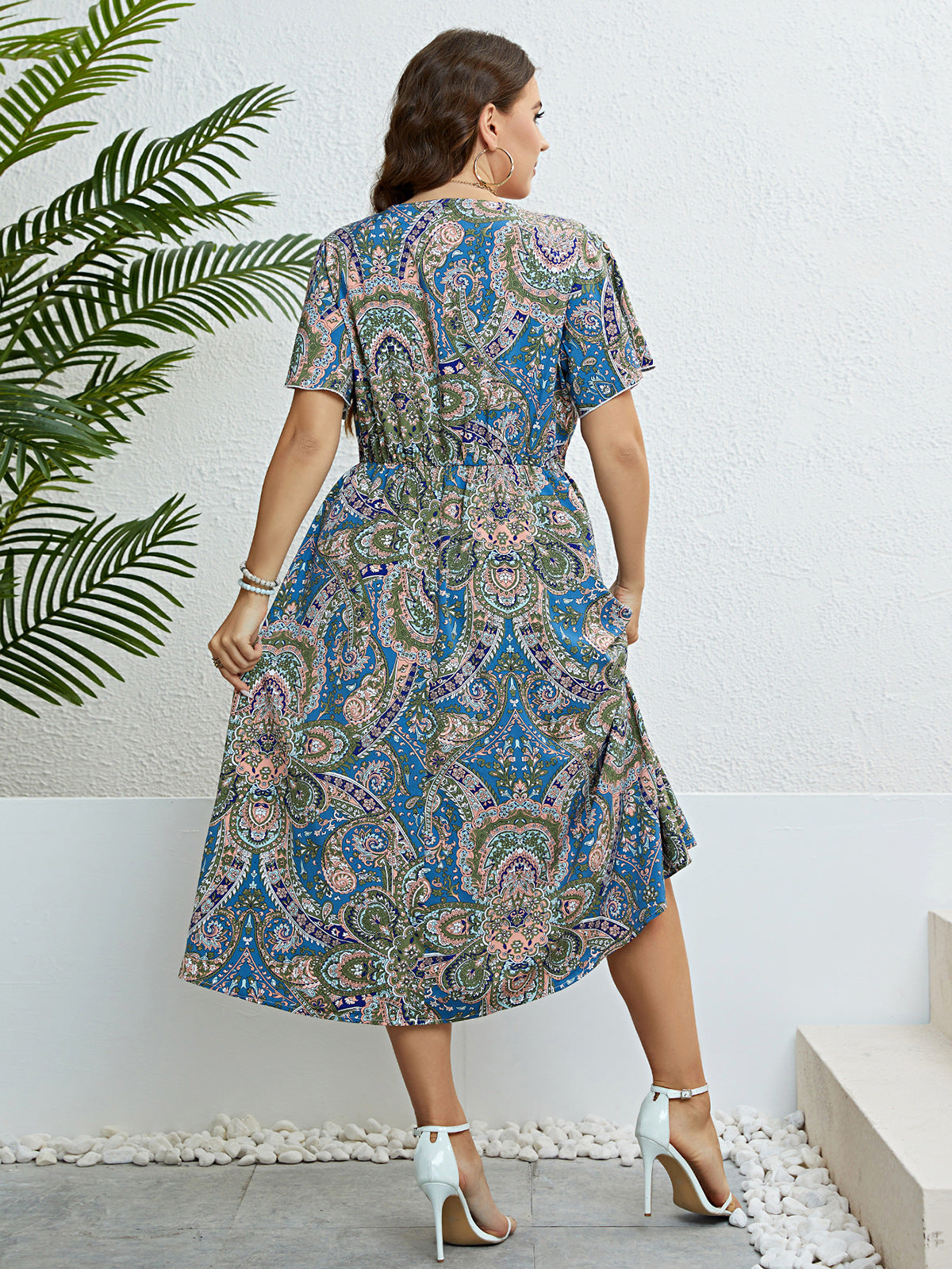 Retro Print Elizabeth Ainsley V-Neck Summer Dress