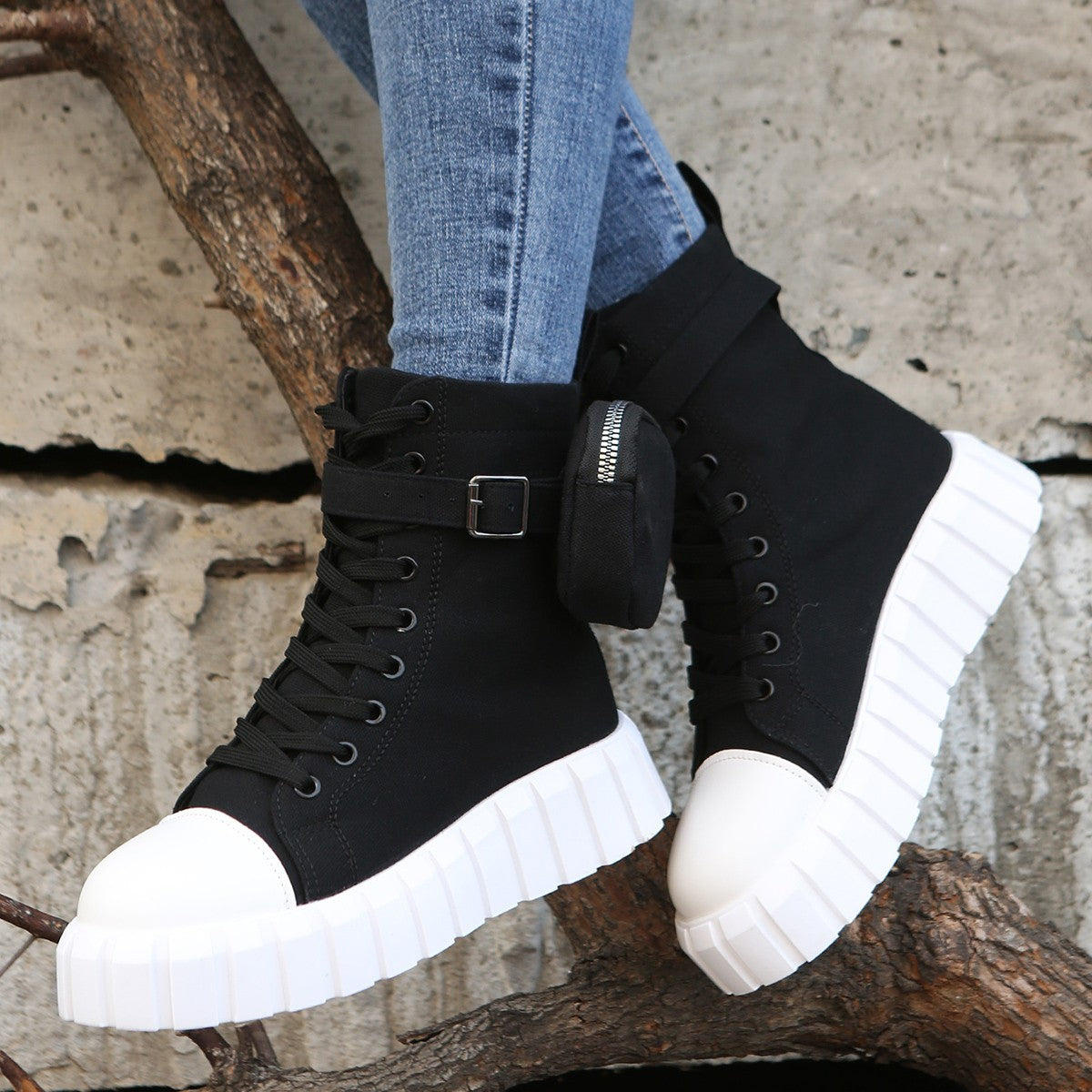 Elizabeth Ainsley High-Top Canvas Shoes - Breathable Comfort
