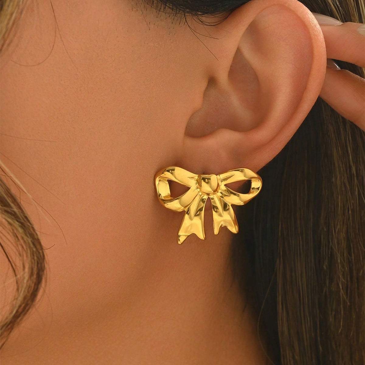 Elegant Bow Pendant Necklace & Matching Stud Earrings