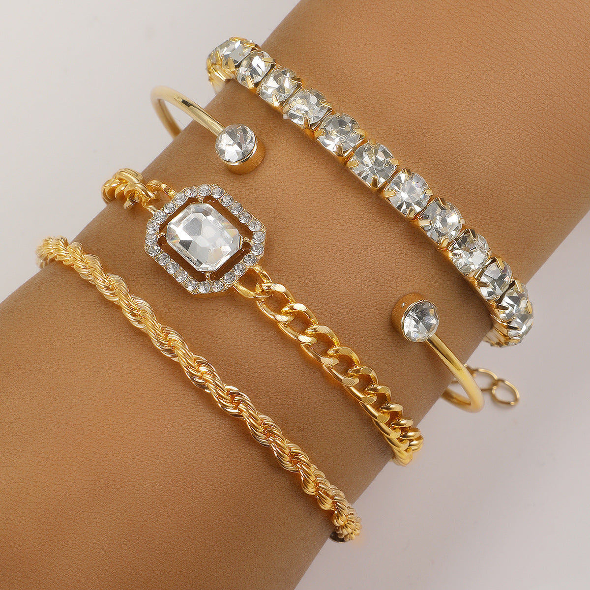 Gold Heart Charm Bracelet