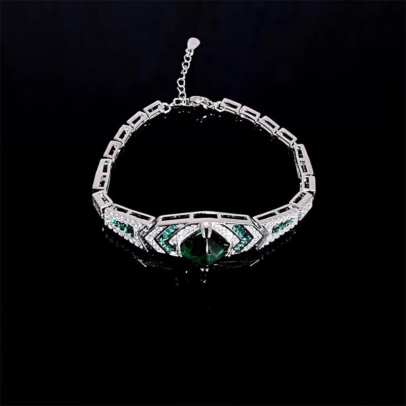 Geometric Stone Accent Bracelet with Vintage-Inspired Design
