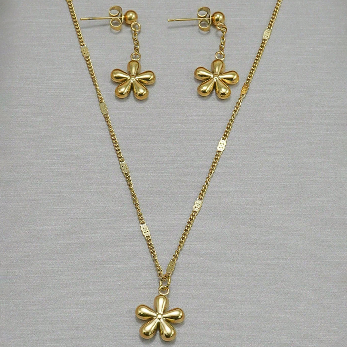 Floral Pendant Necklace & Matching Drop Earrings