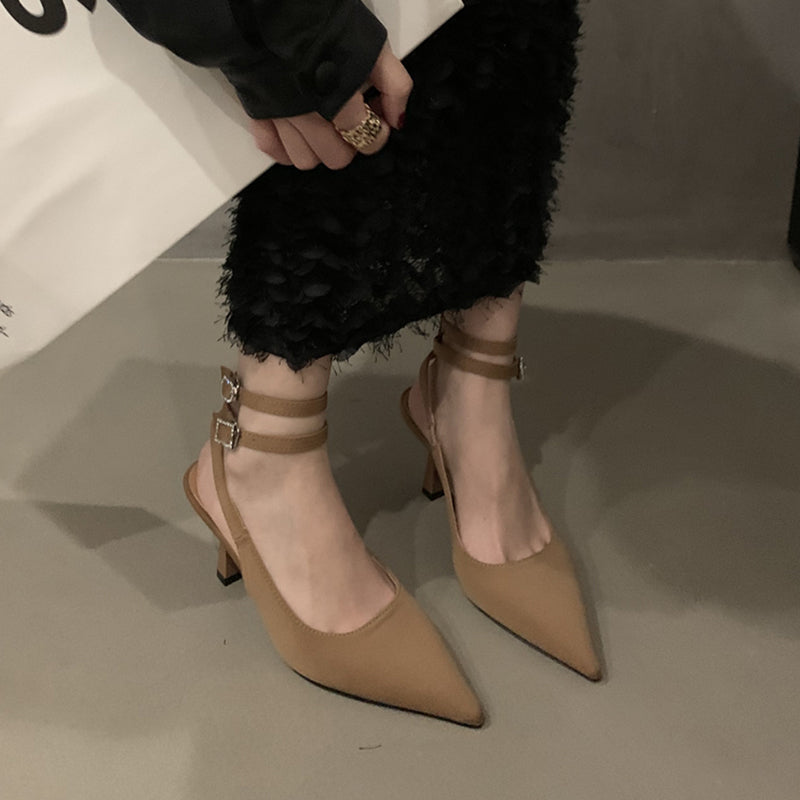 Chic Pointed Heels by Elizabeth Ainsley